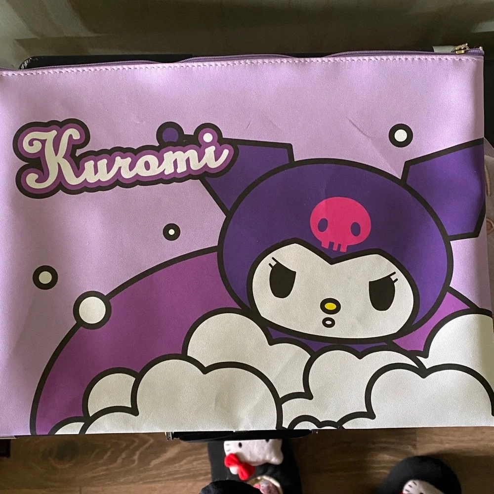 NWOT Kuromi Purple Character Carrying zipper case